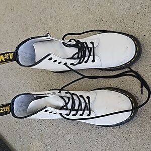 Dr Marten's White boots size 8 USL